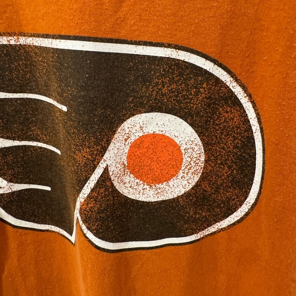Bobby Clarke Philadelphia Flyers NHL Old Time Hockey T-Shirt - Picture 4 of 8